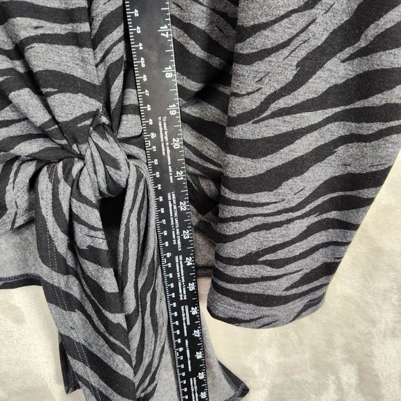 Karen Kane Top Womens XL Black Side Tie Zebra Print Long Sleeve Top Animal Print - Picture 6 of 9